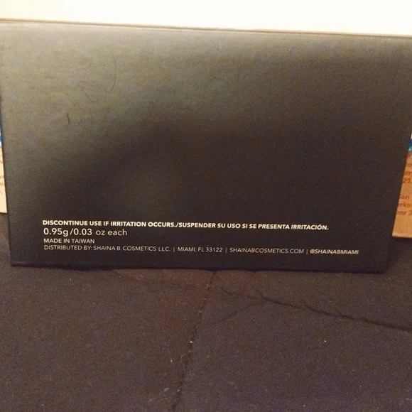 Miami 8 color eyeshadow palette - Picture 2 of 6